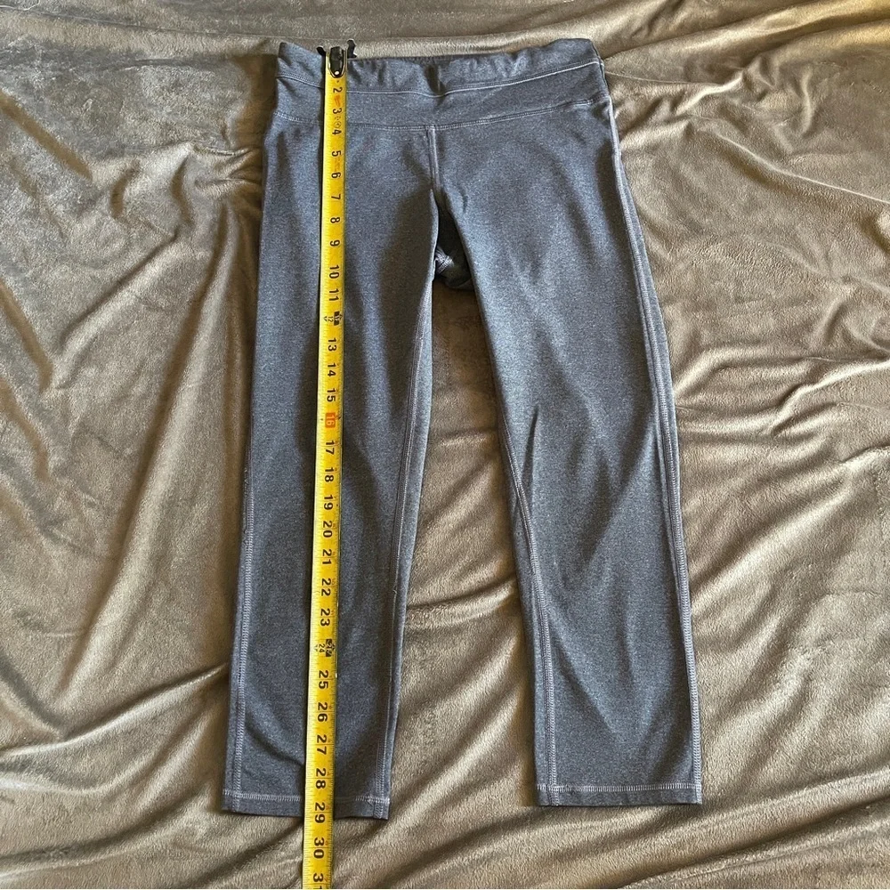 4 for 16$ Women’s Gray 3/4 Champion Length Workout Leggings